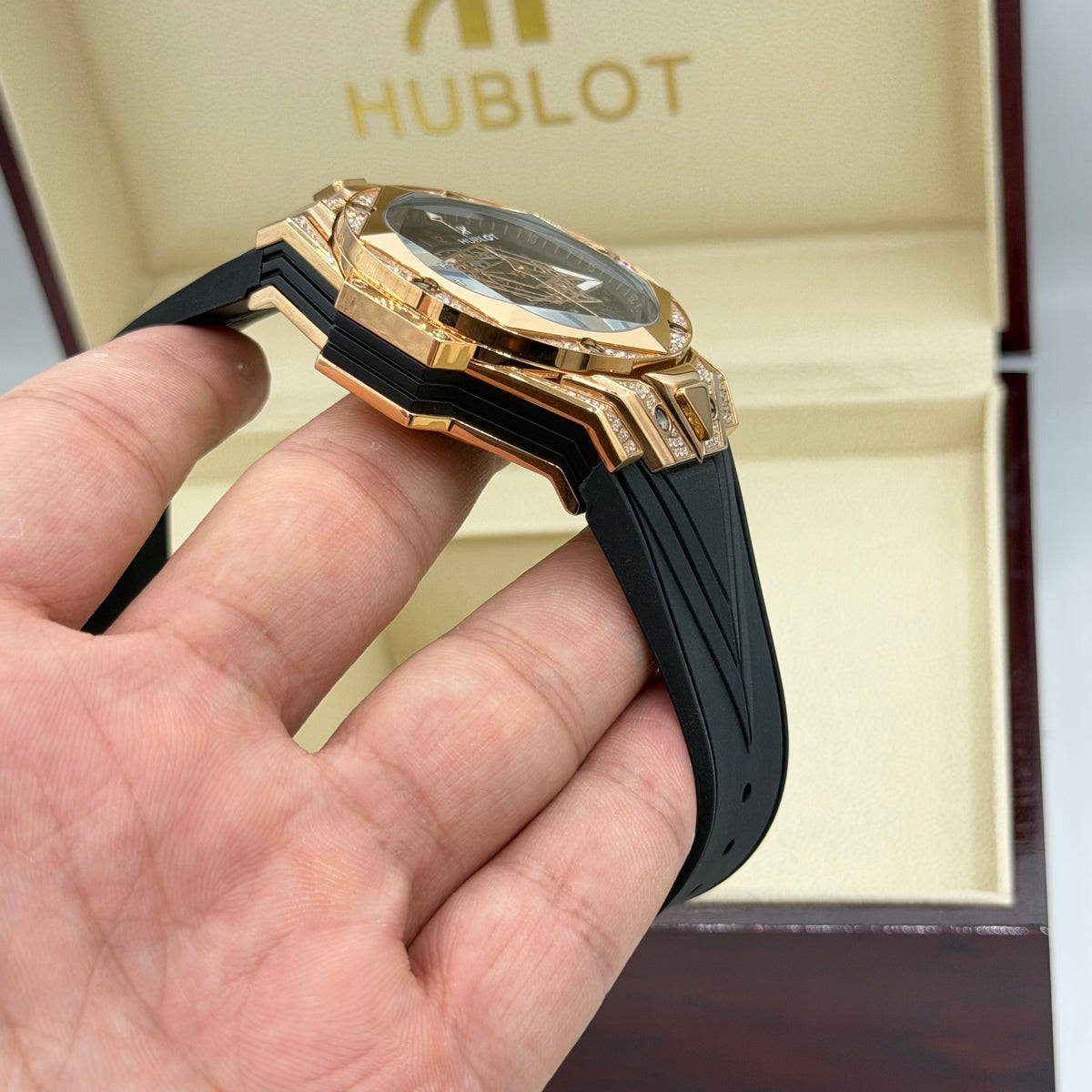 HUB MASTER PLUS WATCH WITH BOX