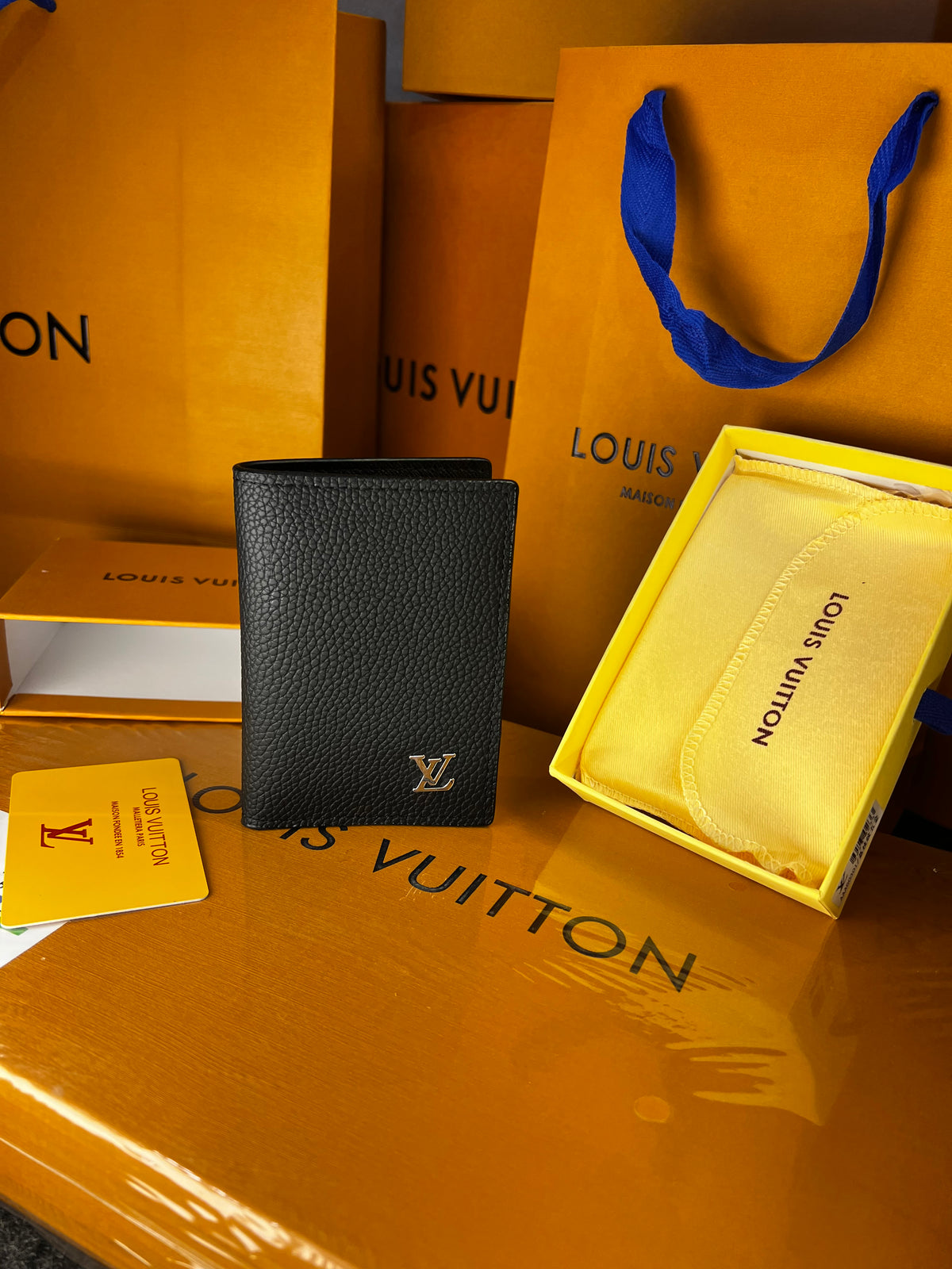 Lv Wallet/Card Holder