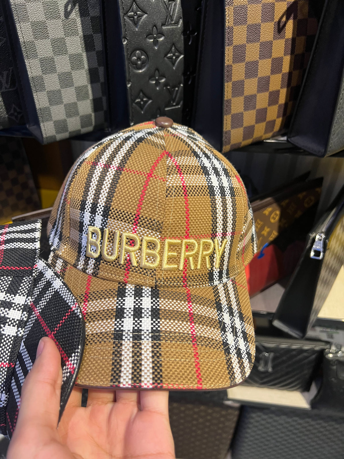 BURBERRY CAP