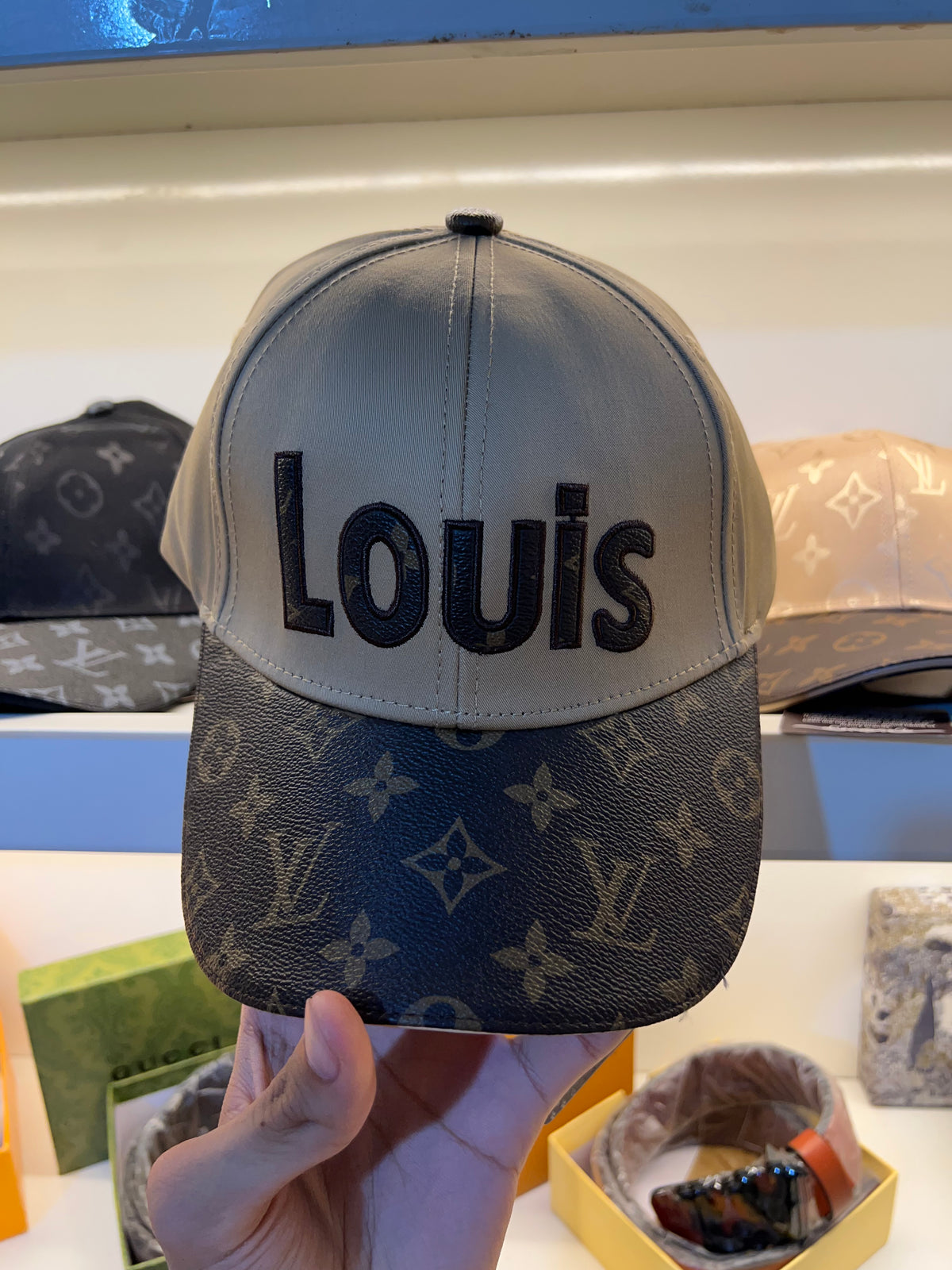 LOUIS VUTTION CAP