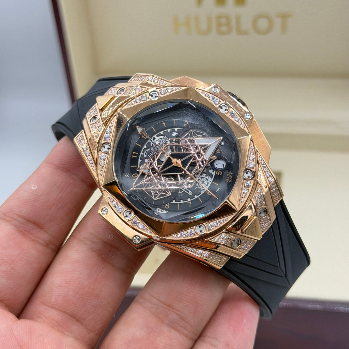 HUB MASTER PLUS WATCH WITH BOX