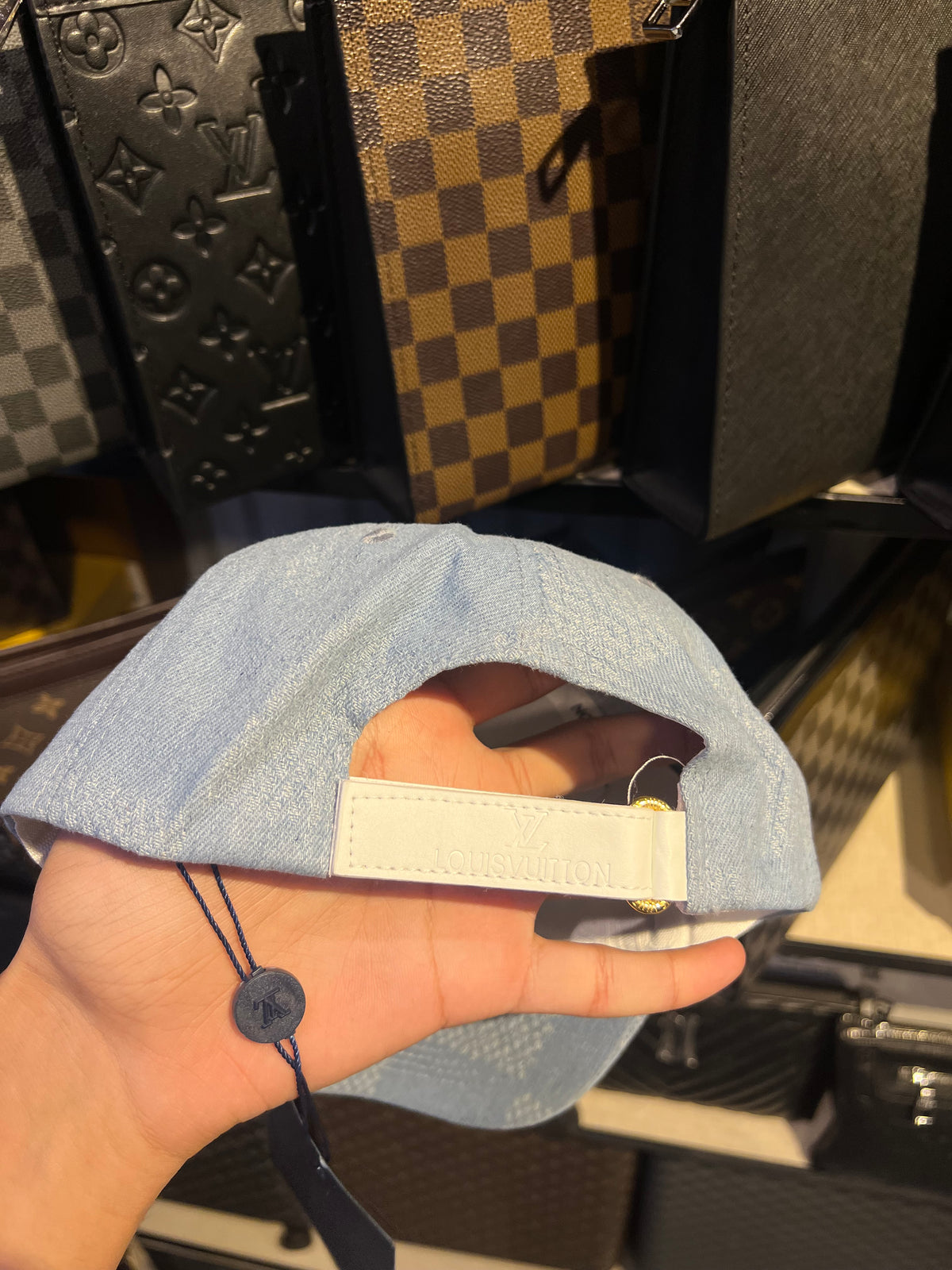 LV CAP