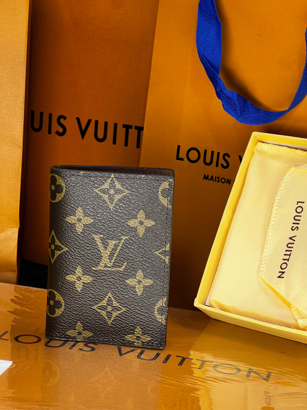 Lv Wallet/CardHolder