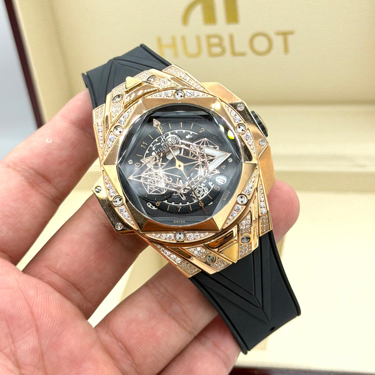 HUB MASTER PLUS WATCH WITH BOX