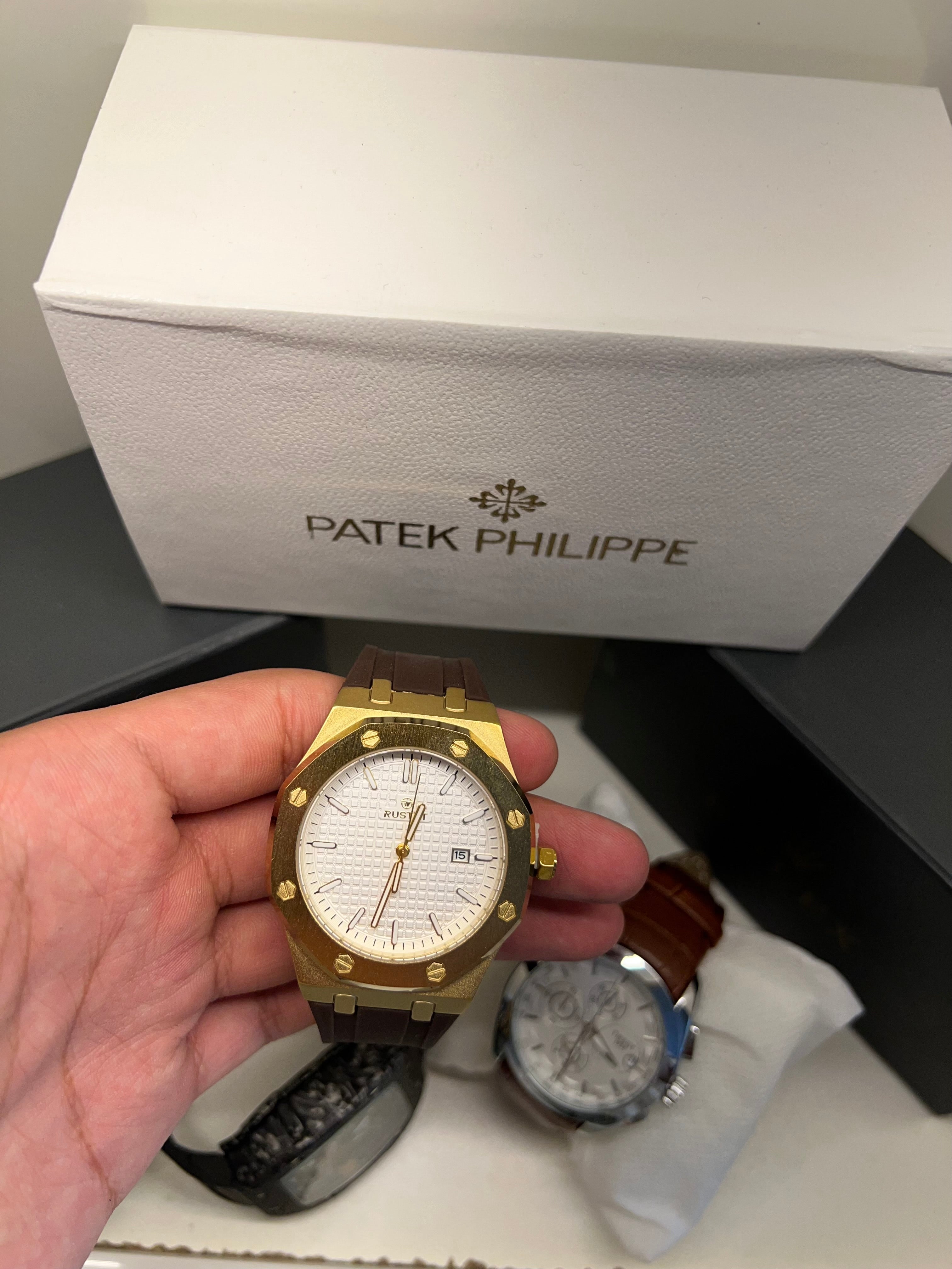 RUSTET WATCH