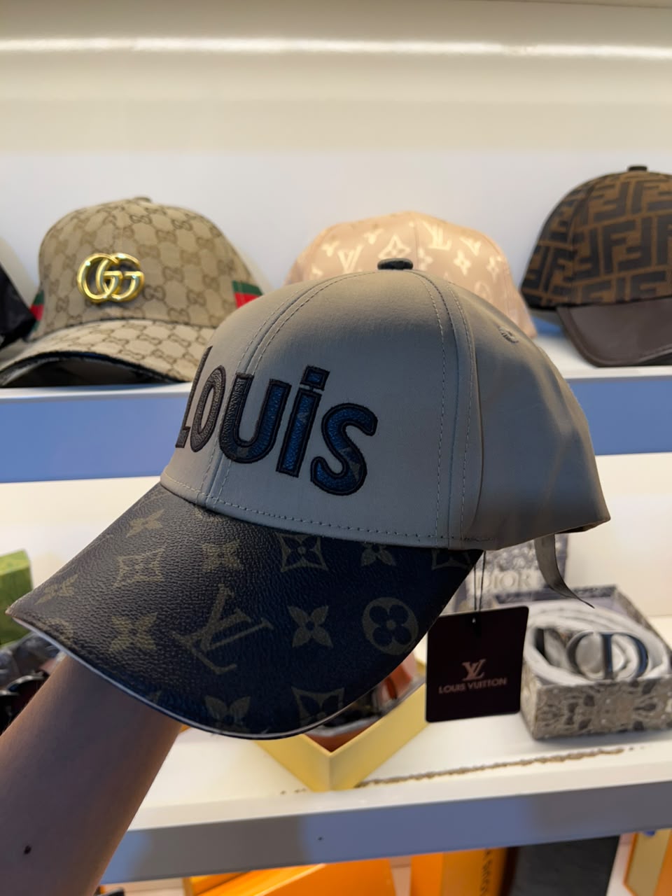 LOUIS VUTTION CAP