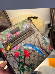 GUCCI LADIES TRAVELING BAG