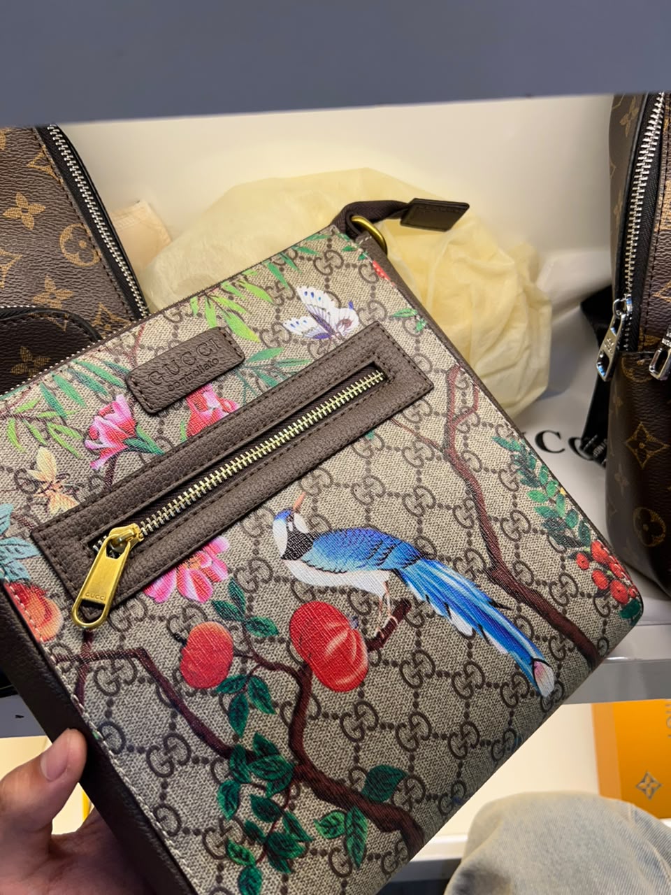 GUCCI LADIES TRAVELING BAG